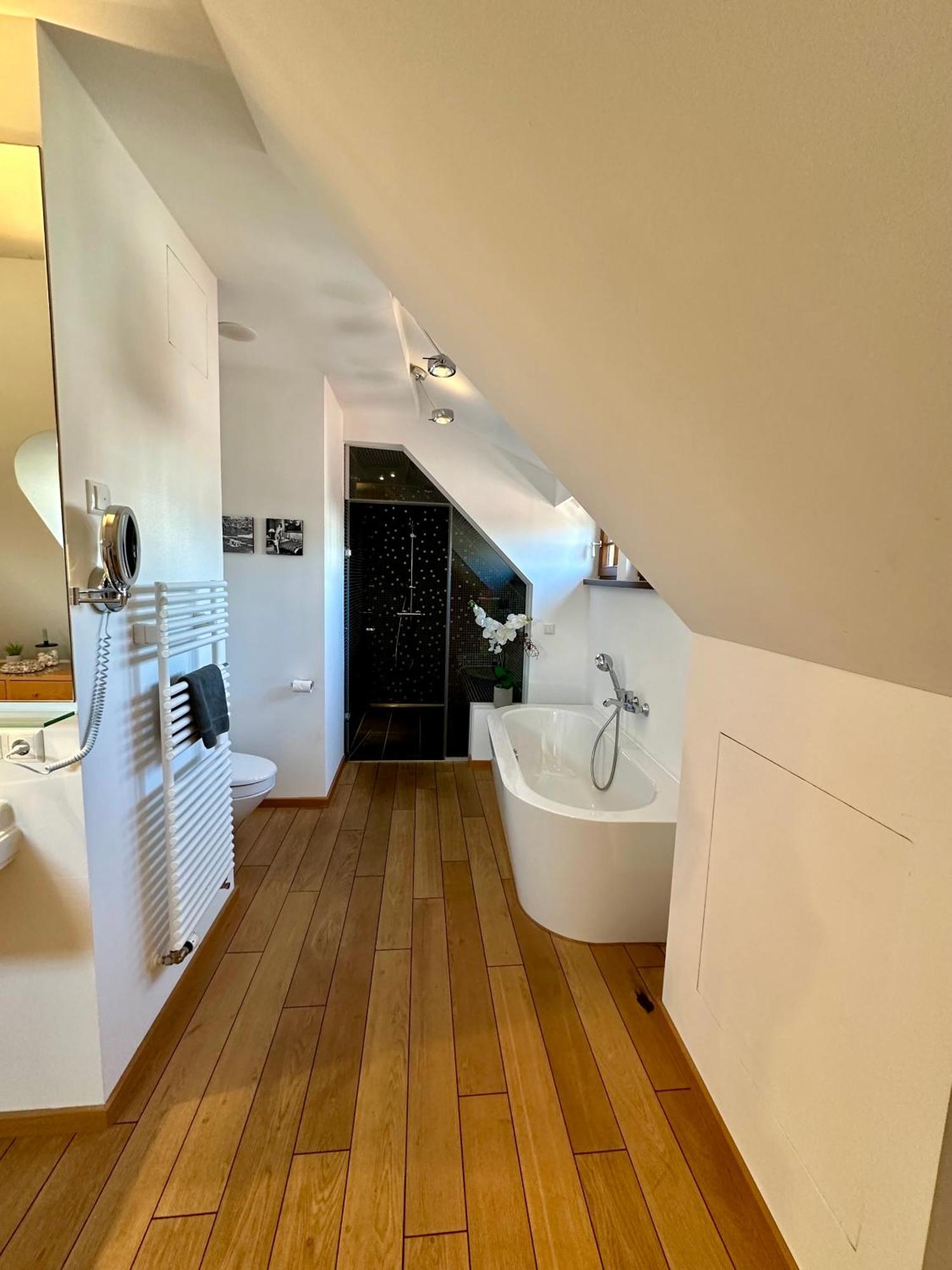 Luxus Suite Mit Einmaligem Blick Auf Die Frauenkirche Dresden Exterior foto