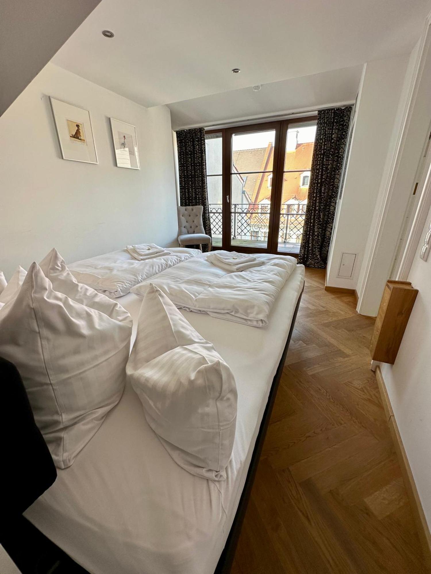 Luxus Suite Mit Einmaligem Blick Auf Die Frauenkirche Dresden Exterior foto