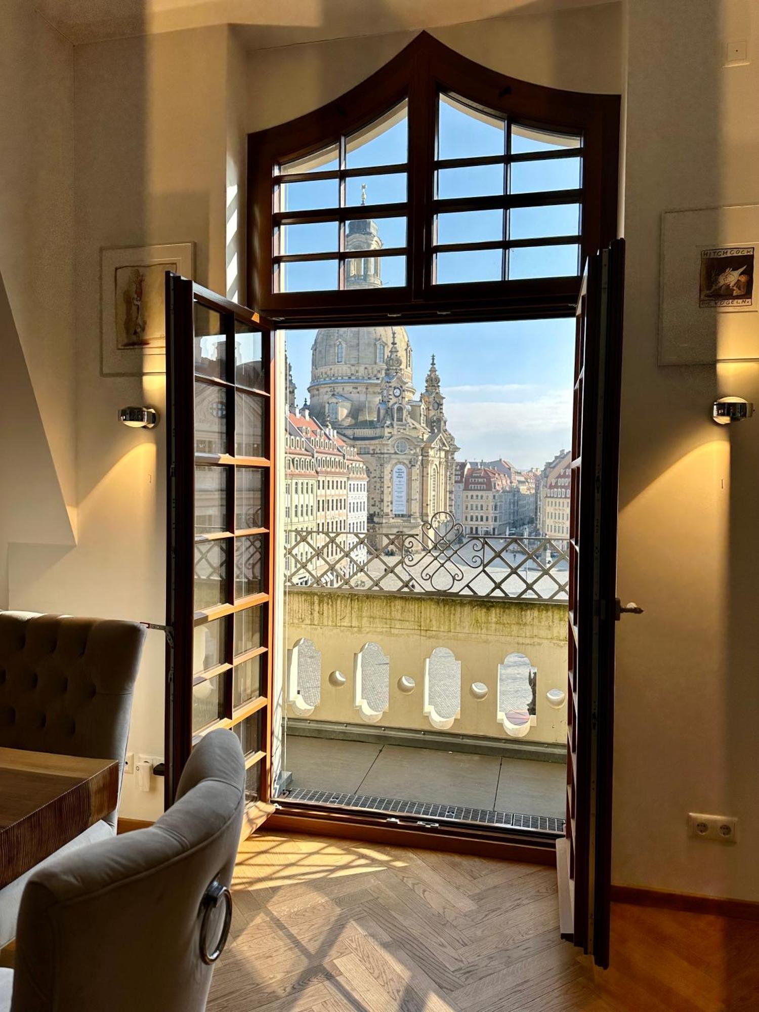 Luxus Suite Mit Einmaligem Blick Auf Die Frauenkirche Dresden Exterior foto